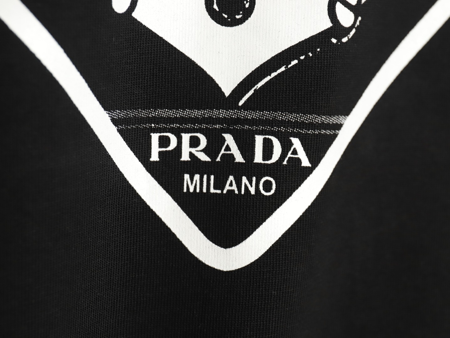 Prada Classic Anchor Triangle Print Round Neck T-Shirt TSK1