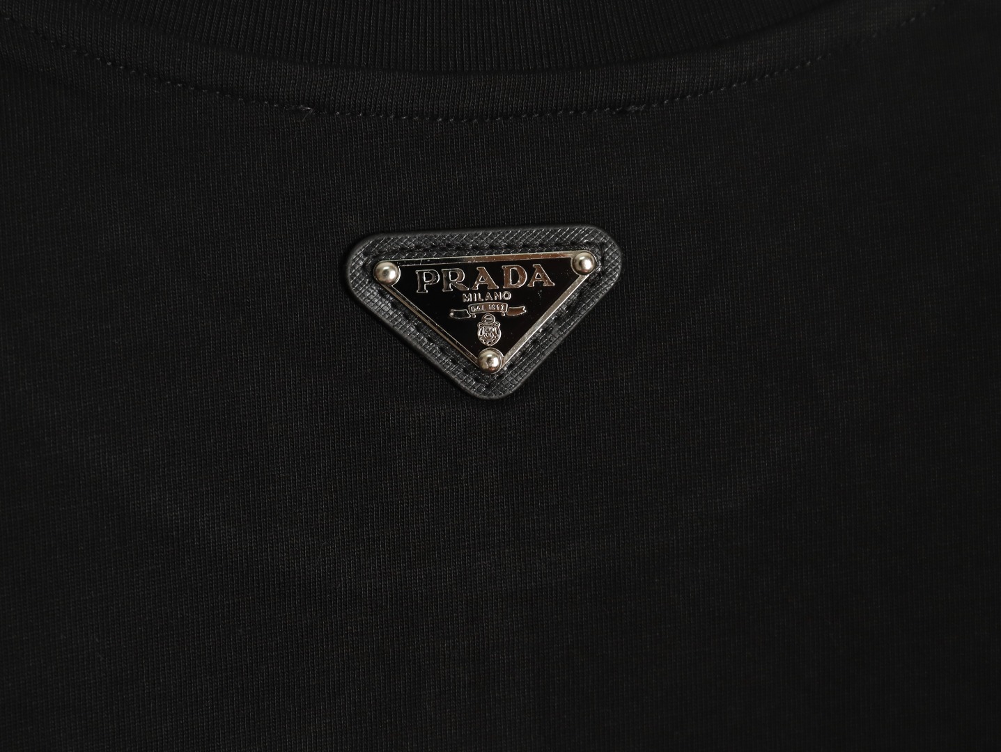 Prada Classic Anchor Triangle Print Round Neck T-Shirt TSK1