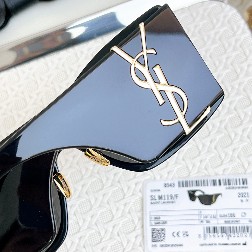 Saint Laurent Oversized Sunglasses M119F