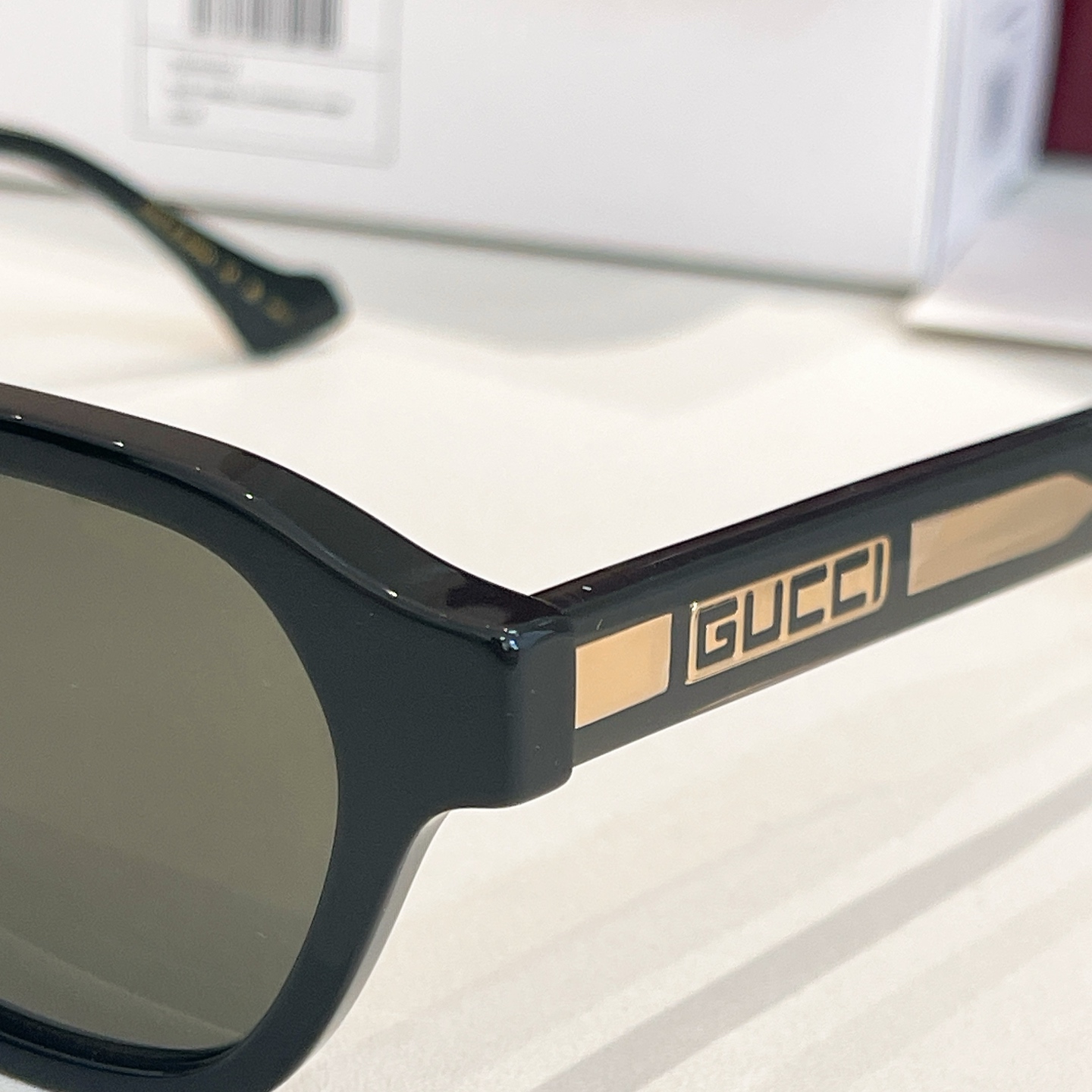 Gucci Oval frame sunglasses 797523