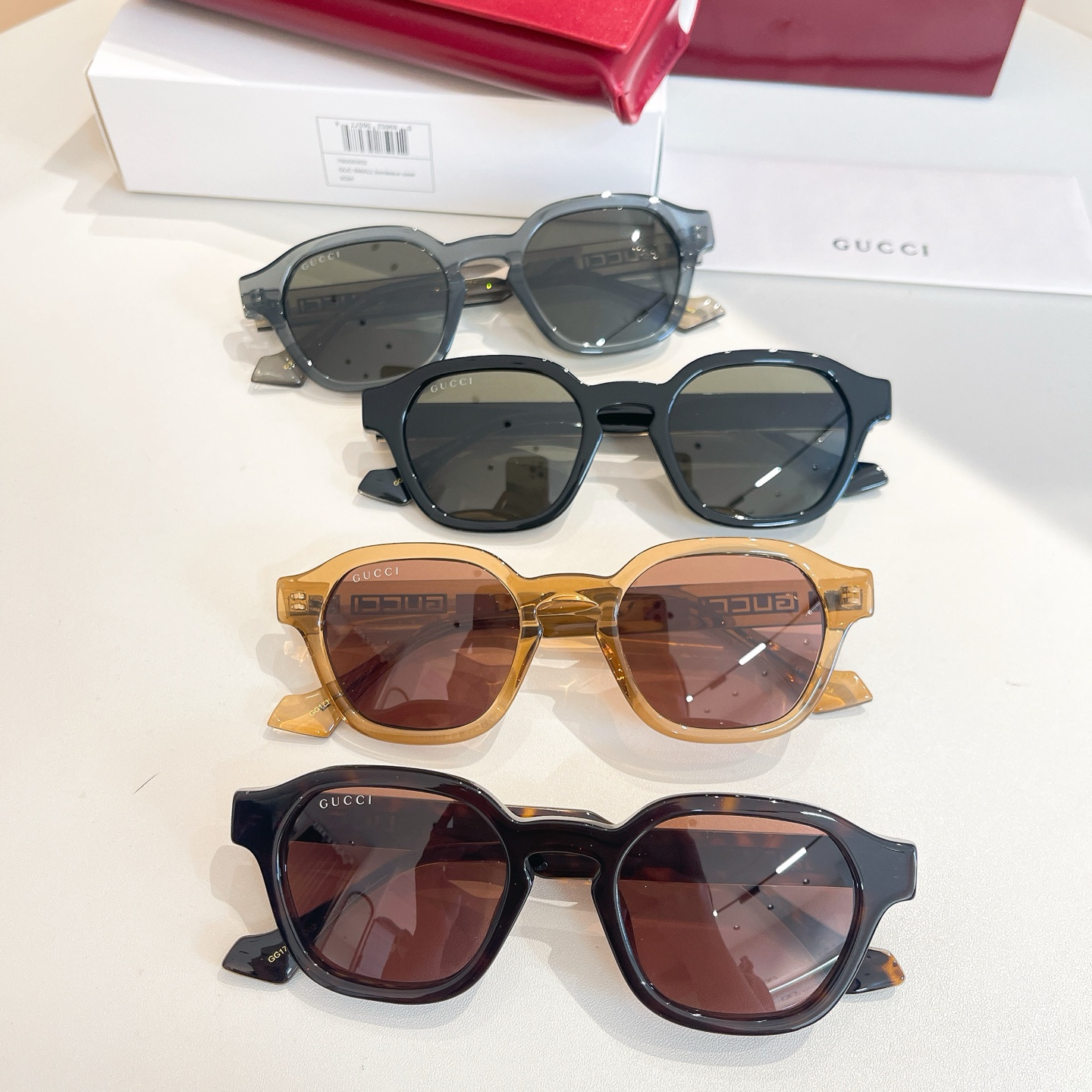 Gucci Oval frame sunglasses 797523