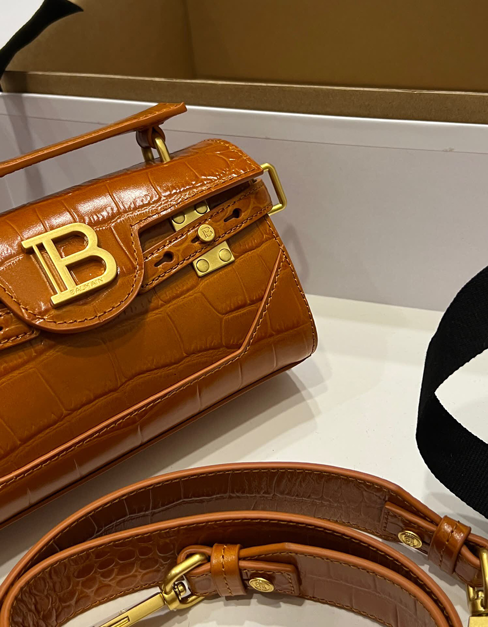 Balmain B-Buzz 19 Bags L014F8 19*12*7.5cm