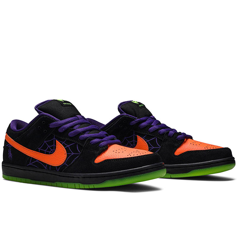 DUNK LOW SB 'NIGHT OF MISCHIEF'