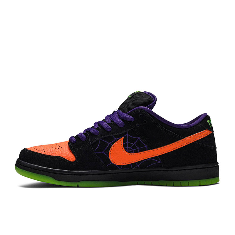 DUNK LOW SB 'NIGHT OF MISCHIEF'