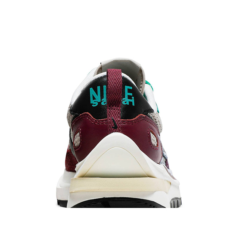 SACAI X VAPORWAFFLE SP 'STRING VILLAIN RED'