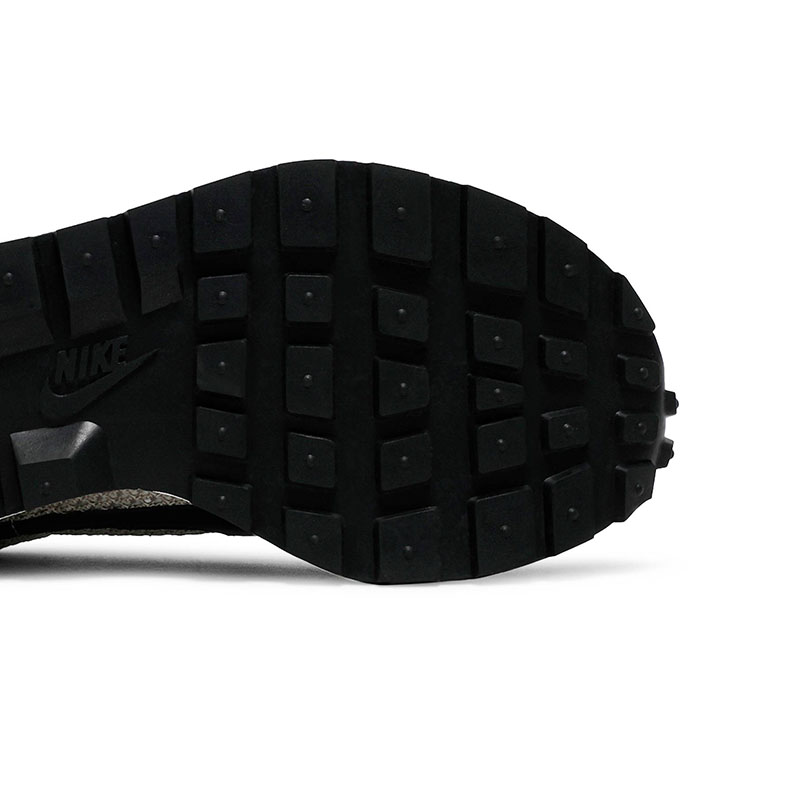 SACAI X VAPORWAFFLE SP 'STRING VILLAIN RED'