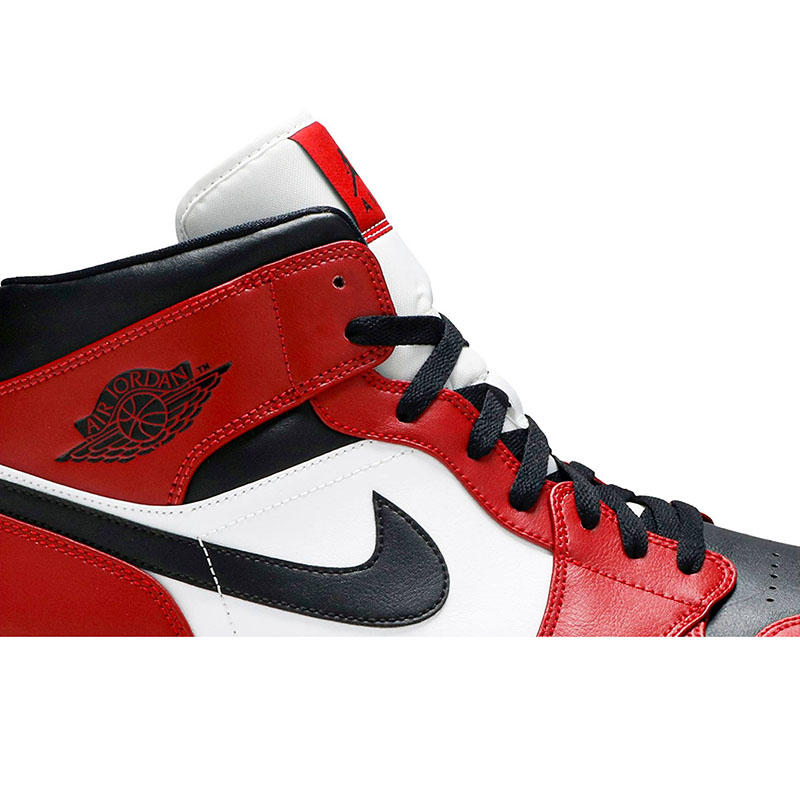 AIR JORDAN 1 MID 'CHICAGO BLACK TOE'