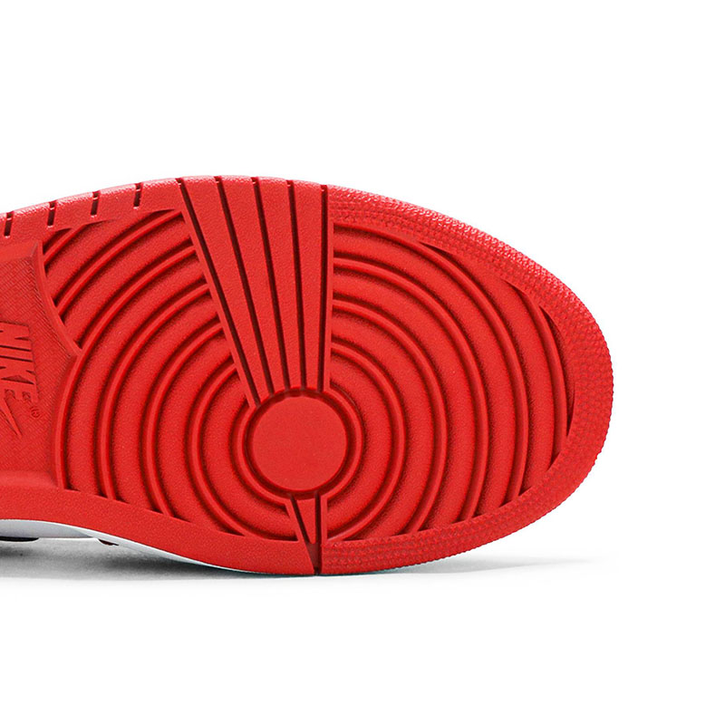 AIR JORDAN 1 MID 'CHICAGO'