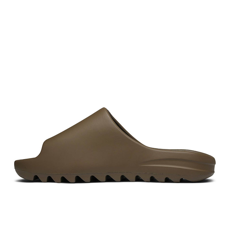 YEEZY SLIDES 'EARTH BROWN'