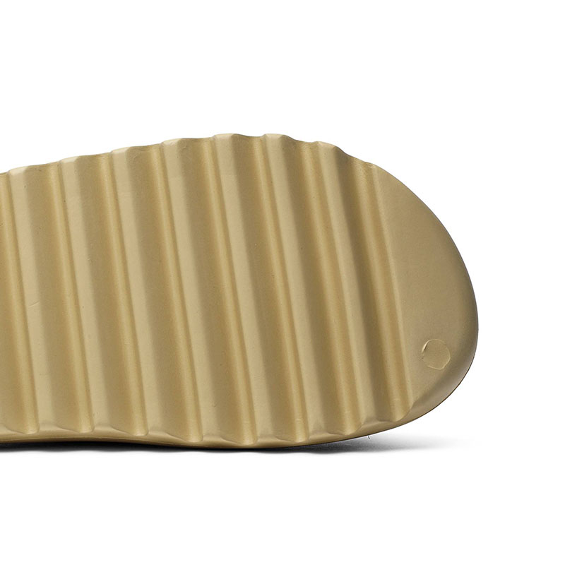 YEEZY SLIDES 'DESERT SAND'