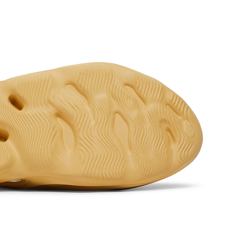 YEEZY FOAM RUNNER 'DESERT SAND'