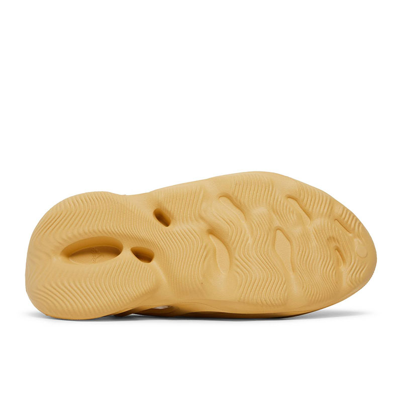 YEEZY FOAM RUNNER 'DESERT SAND'