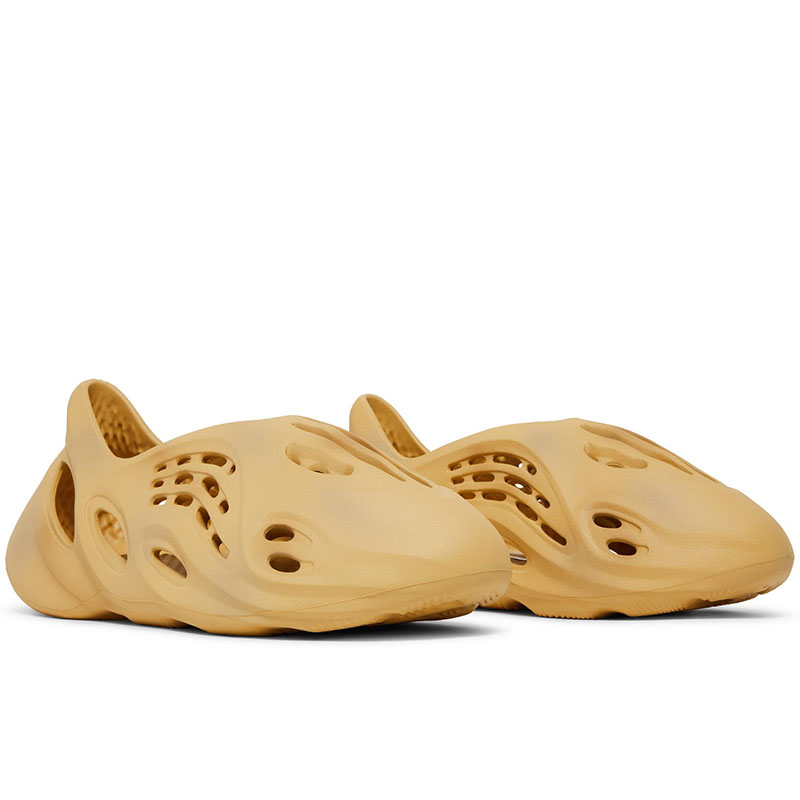 YEEZY FOAM RUNNER 'DESERT SAND'