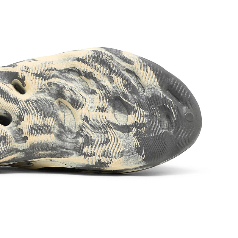 YEEZY FOAM RUNNER 'MXT MOON GREY'