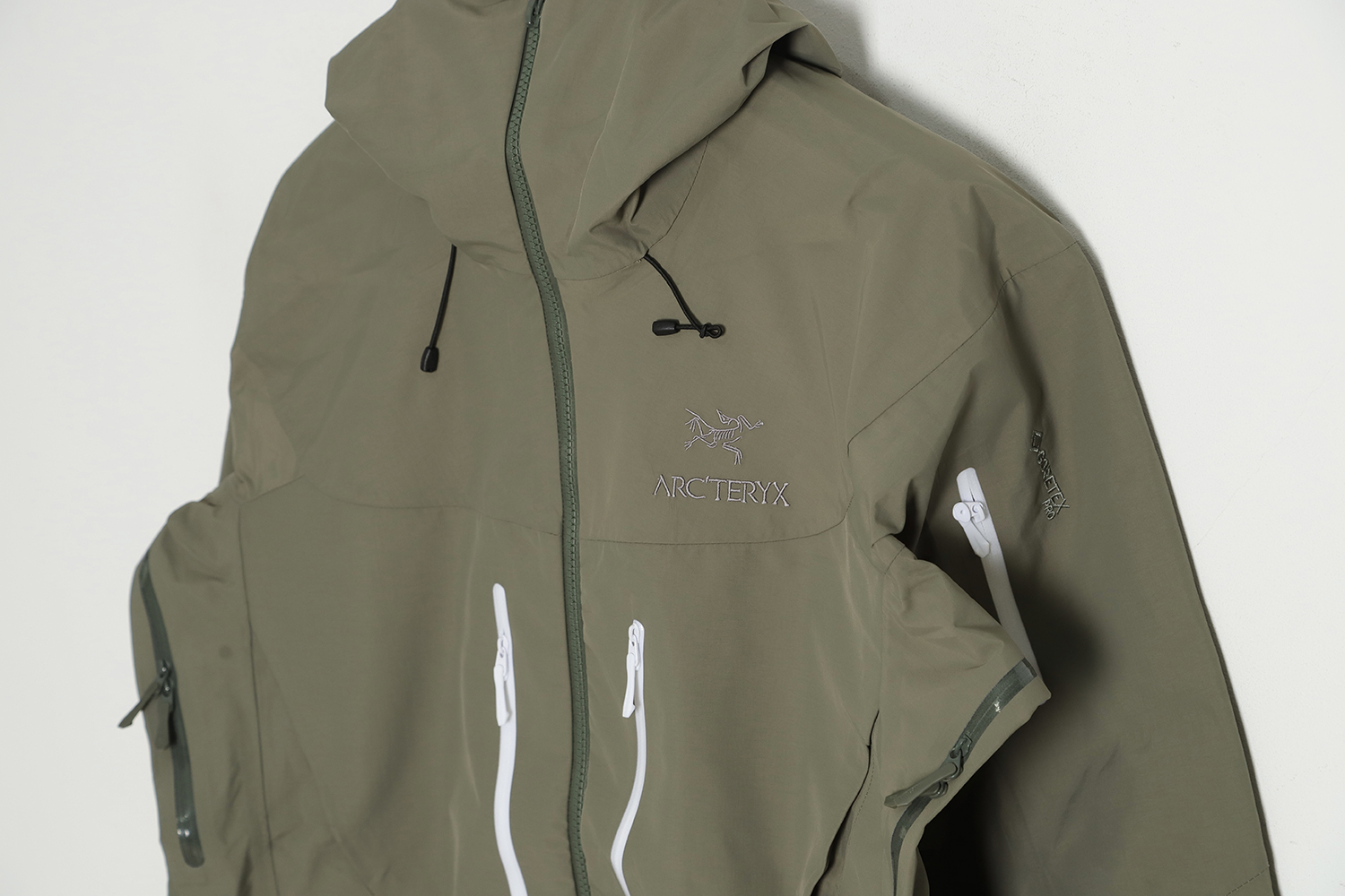 ARC'TERYX Alpha SV Outdoor Hardshell Jacket TSK2