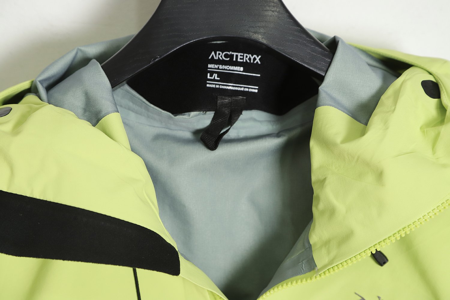 ARC'TERYX Alpha SV Outdoor Hardshell Jacket TSK1