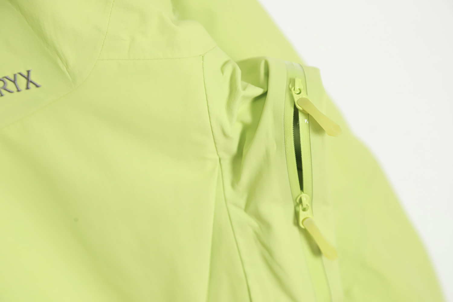 ARC'TERYX Alpha SV Outdoor Hardshell Jacket TSK1