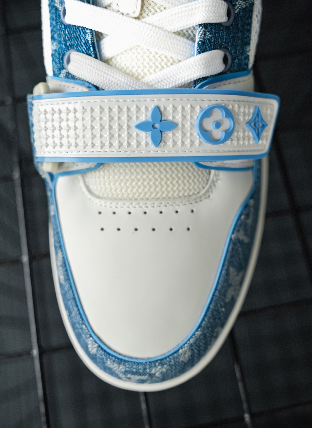 Louis Vuitton Trainer Low 'Light Blue Monogram Denim'