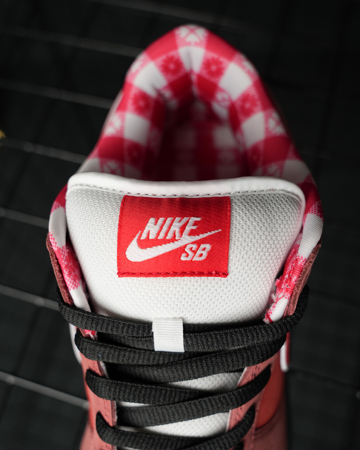 Dunk Low Premium SB 'Lobster'