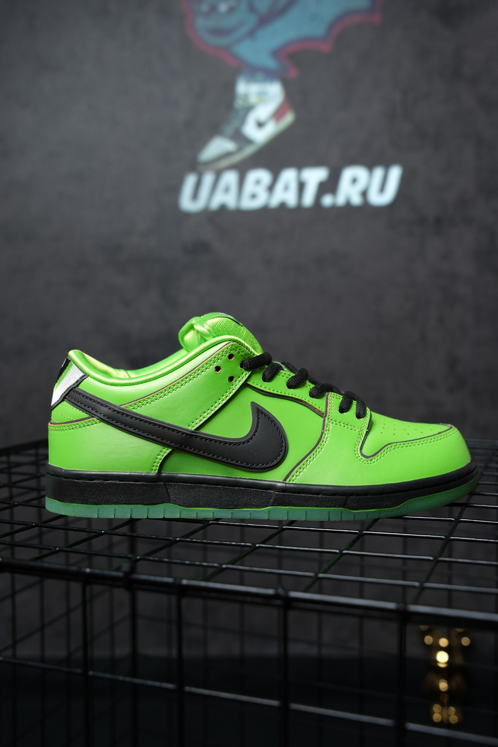 The Powerpuff Girls x Dunk Low Pro SB QS 'Buttercup'
