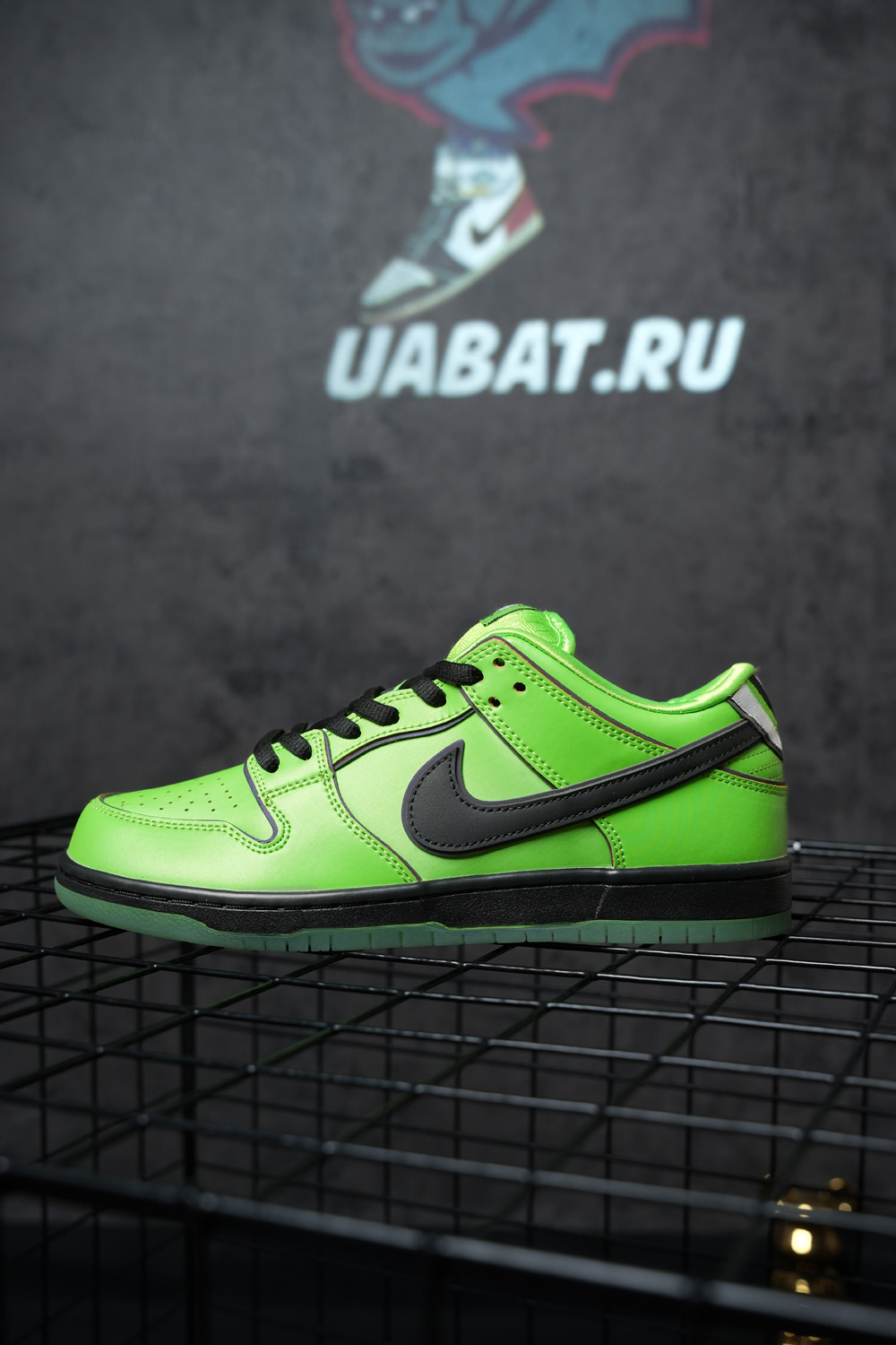 The Powerpuff Girls x Dunk Low Pro SB QS 'Buttercup'