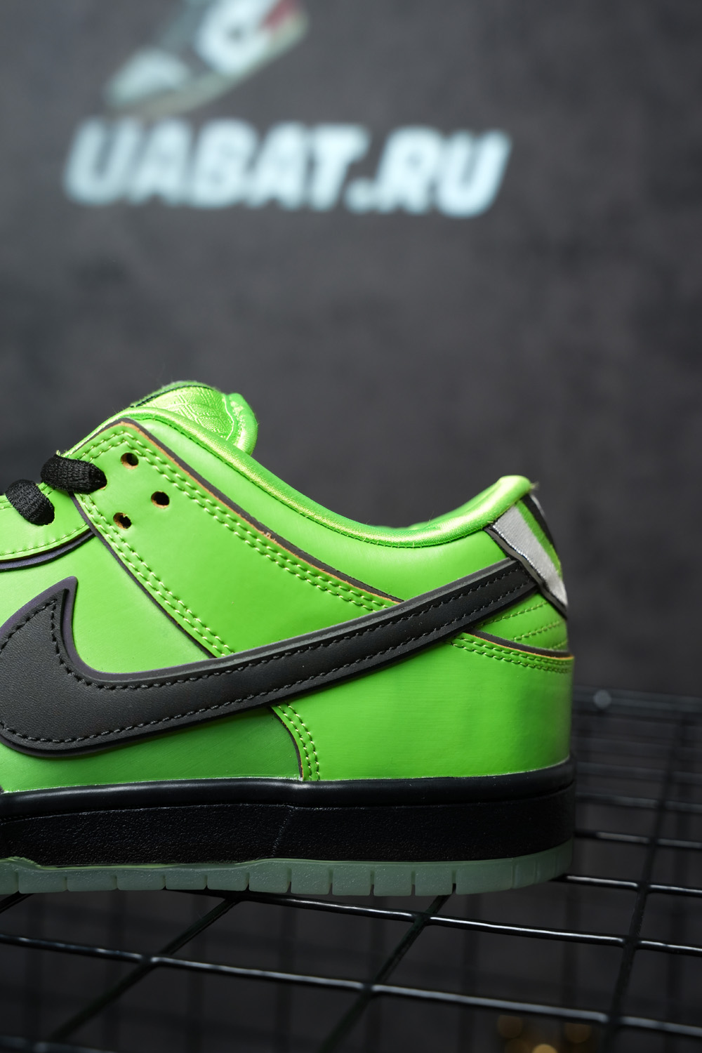 The Powerpuff Girls x Dunk Low Pro SB QS 'Buttercup'