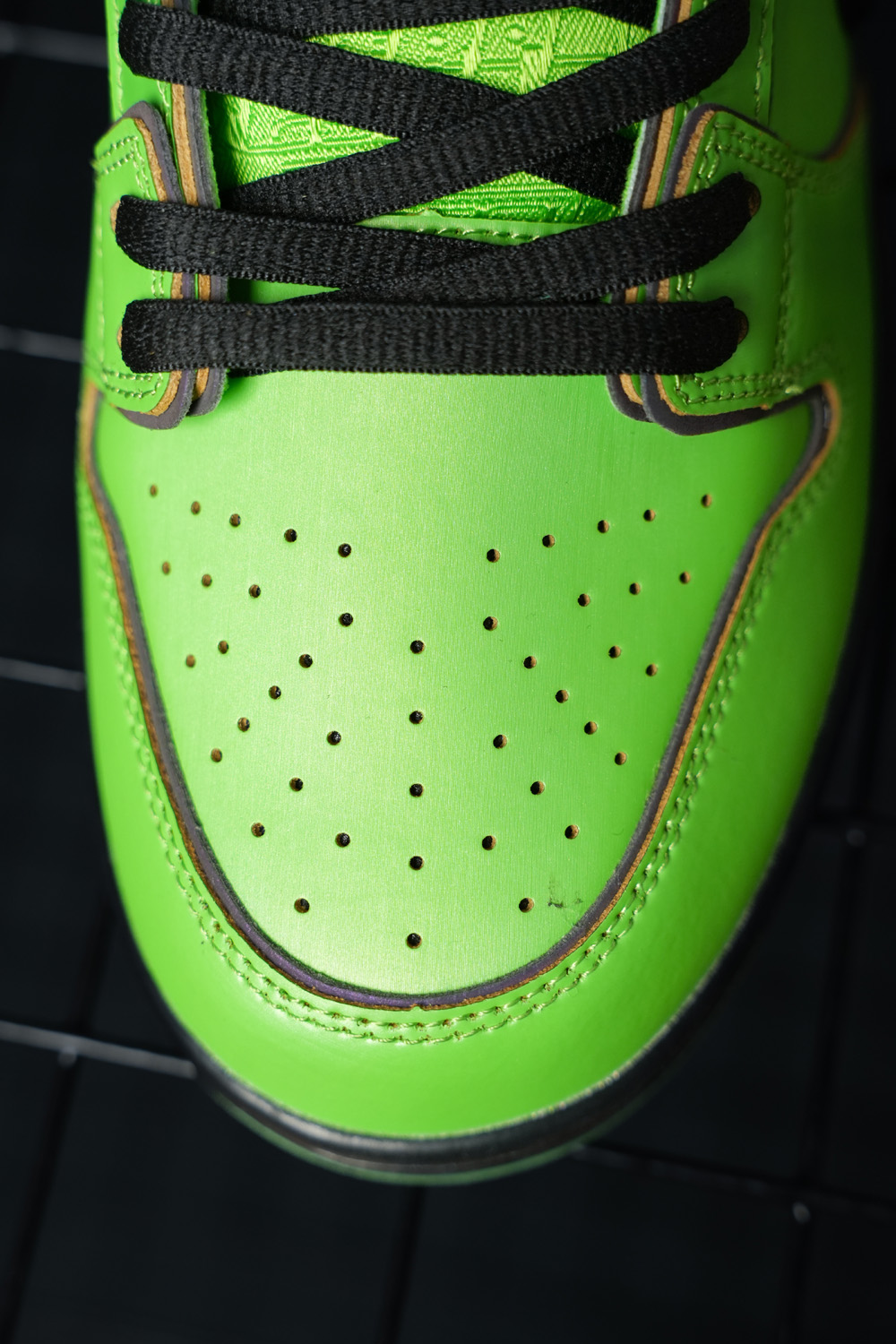 The Powerpuff Girls x Dunk Low Pro SB QS 'Buttercup'