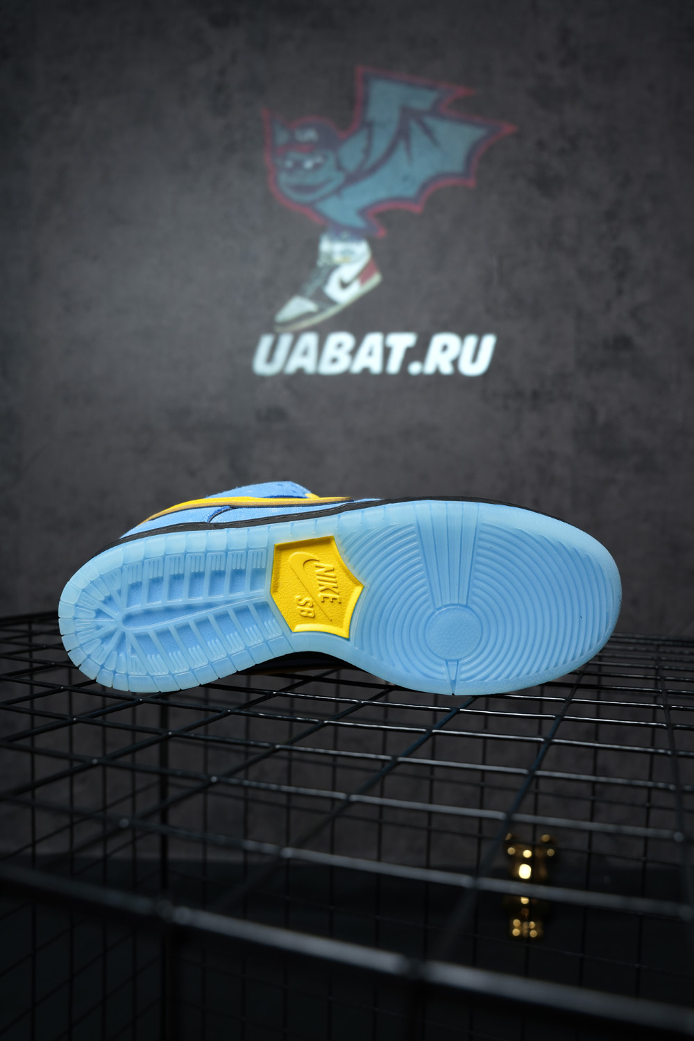 The Powerpuff Girls x Dunk Low Pro SB QS 'Bubbles'
