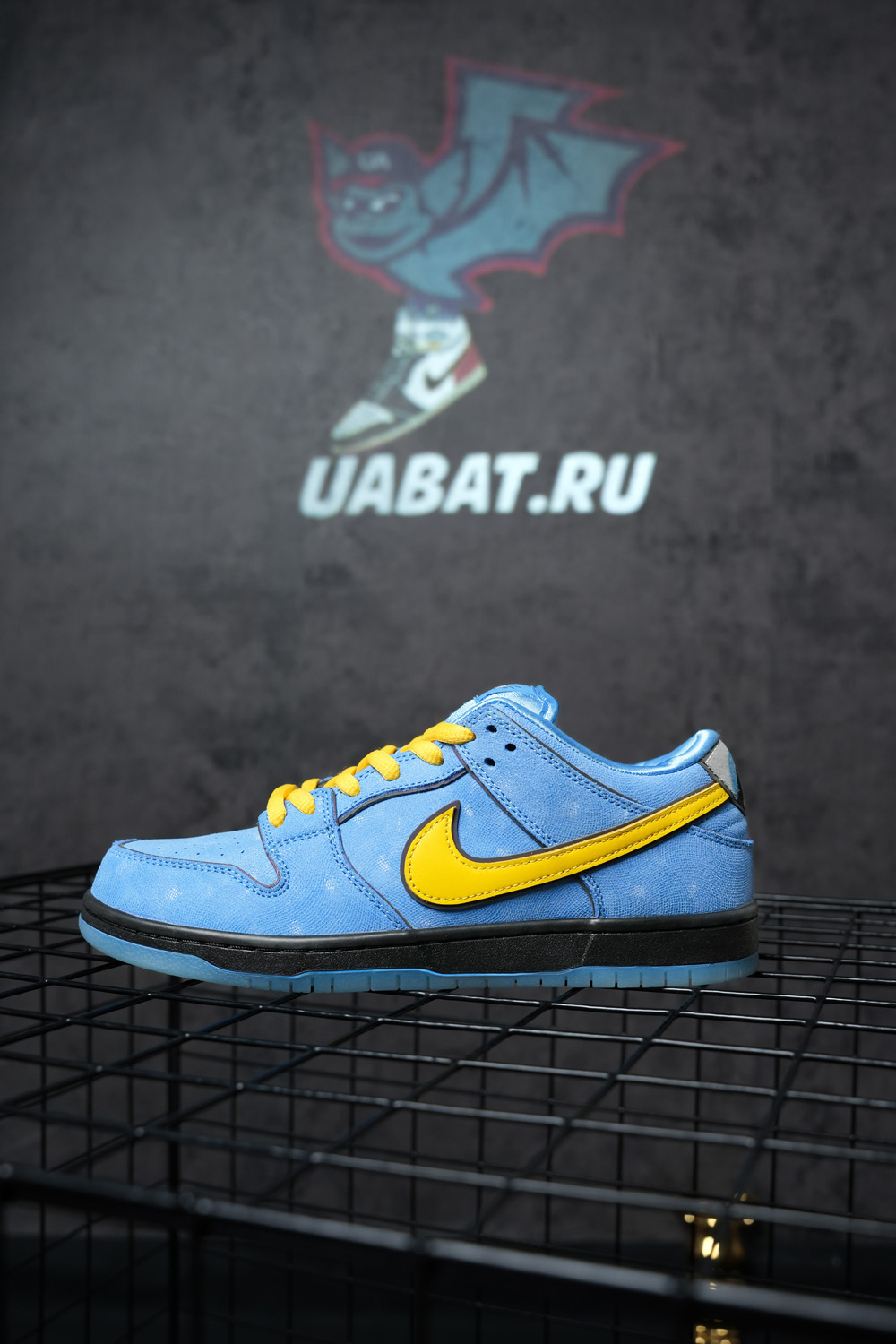 The Powerpuff Girls x Dunk Low Pro SB QS 'Bubbles'
