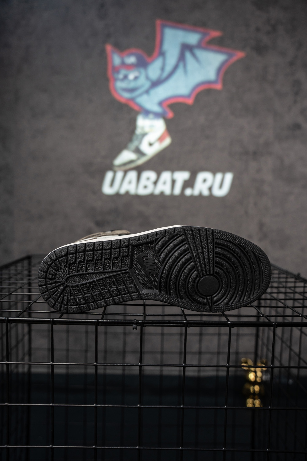 AIR JORDAN 1 RETRO HIGH OG 'DARK MOCHA'