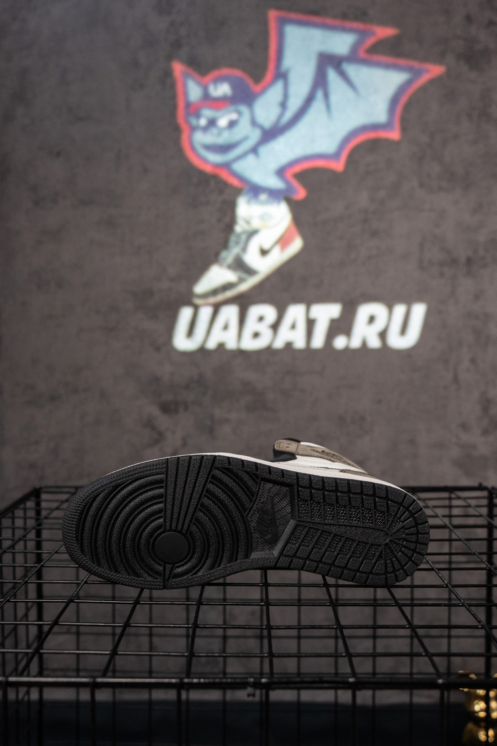 AIR JORDAN 1 RETRO HIGH OG 'DARK MOCHA'