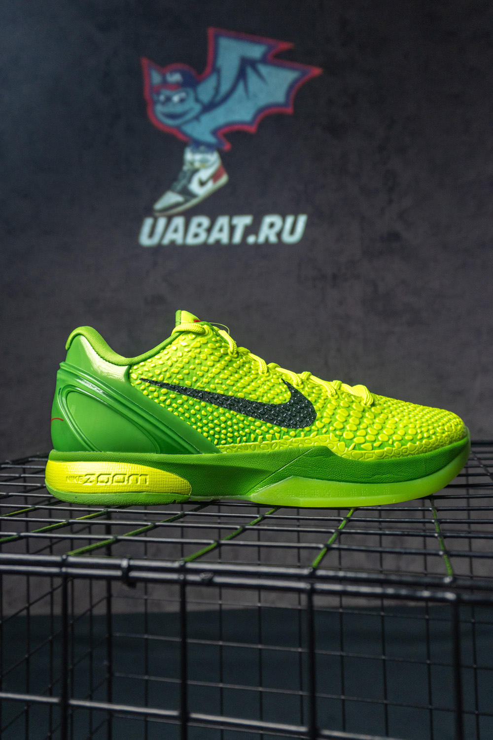 ZOOM KOBE 6 PROTRO 'GRINCH'