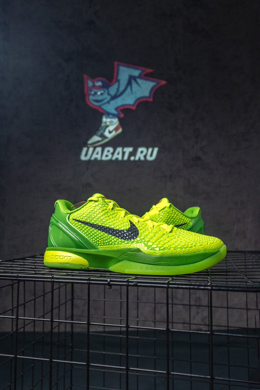 ZOOM KOBE 6 PROTRO 'GRINCH'