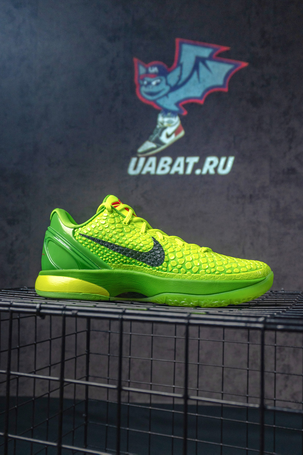 ZOOM KOBE 6 PROTRO 'GRINCH'