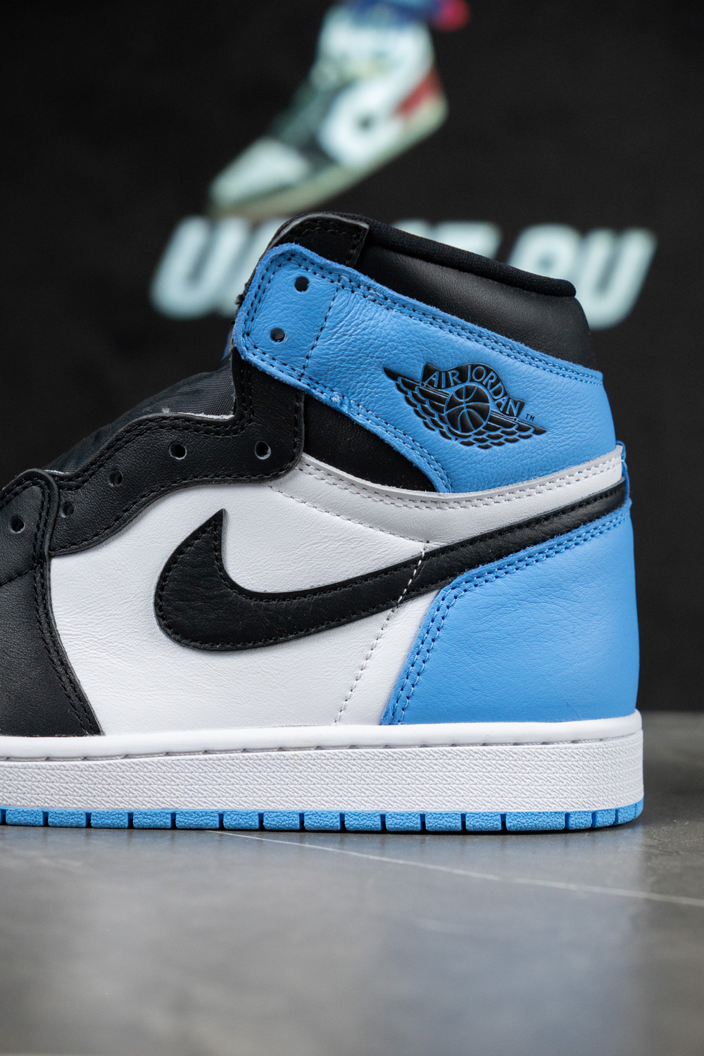 Air Jordan 1 Retro High OG 'UNC Toe'