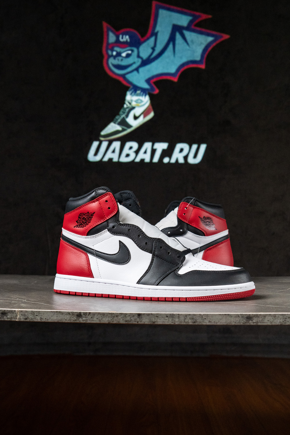 AIR JORDAN 1 RETRO HIGH OG 'BLACK TOE' 2016