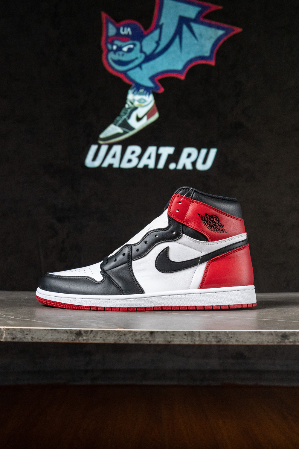 AIR JORDAN 1 RETRO HIGH OG 'BLACK TOE' 2016