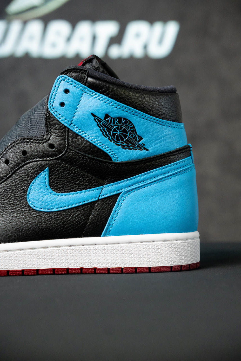 AIR JORDAN 1 HIGH OG 'UNC TO CHICAGO'