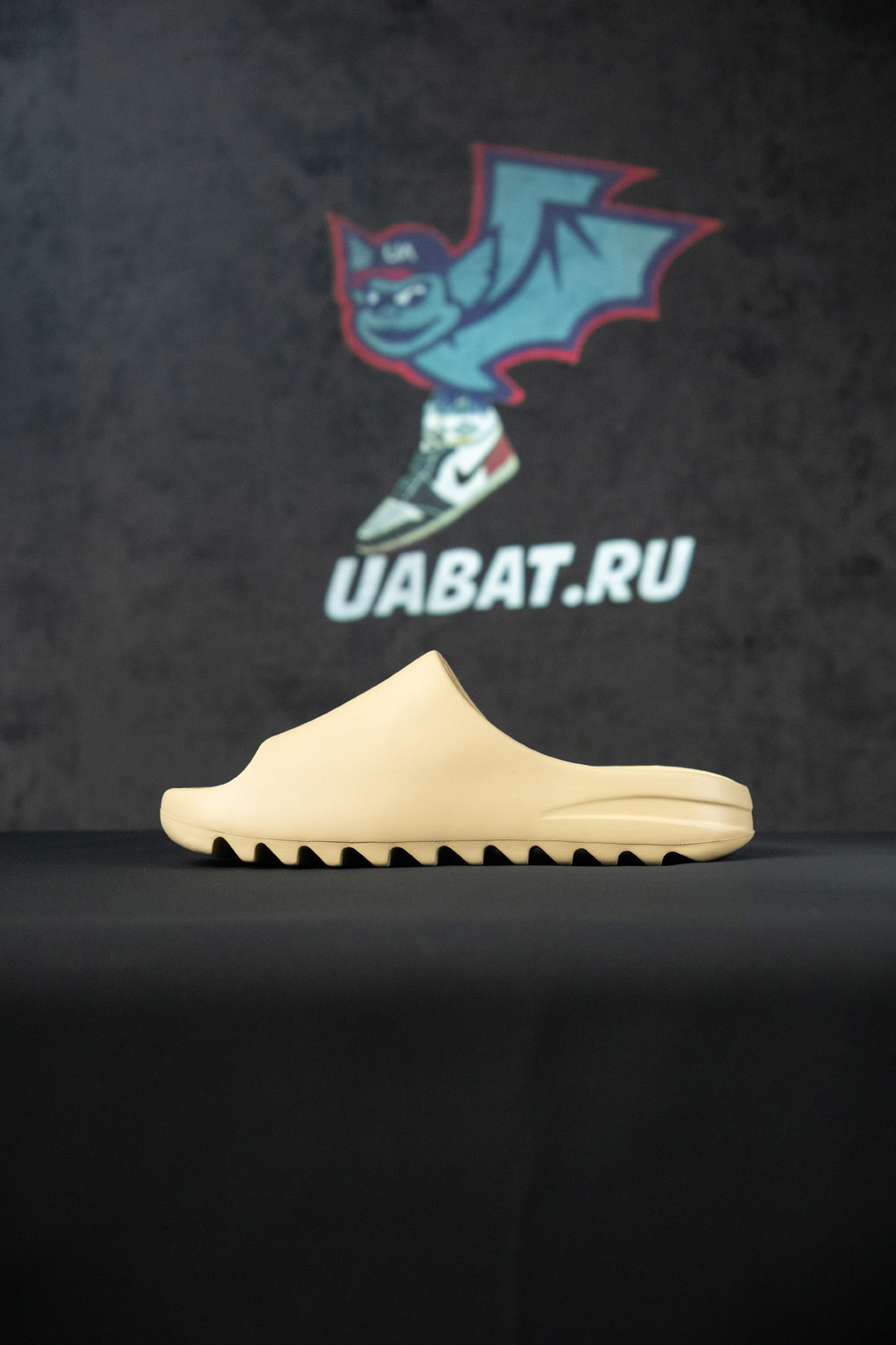 YEEZY SLIDES 'DESERT SAND'
