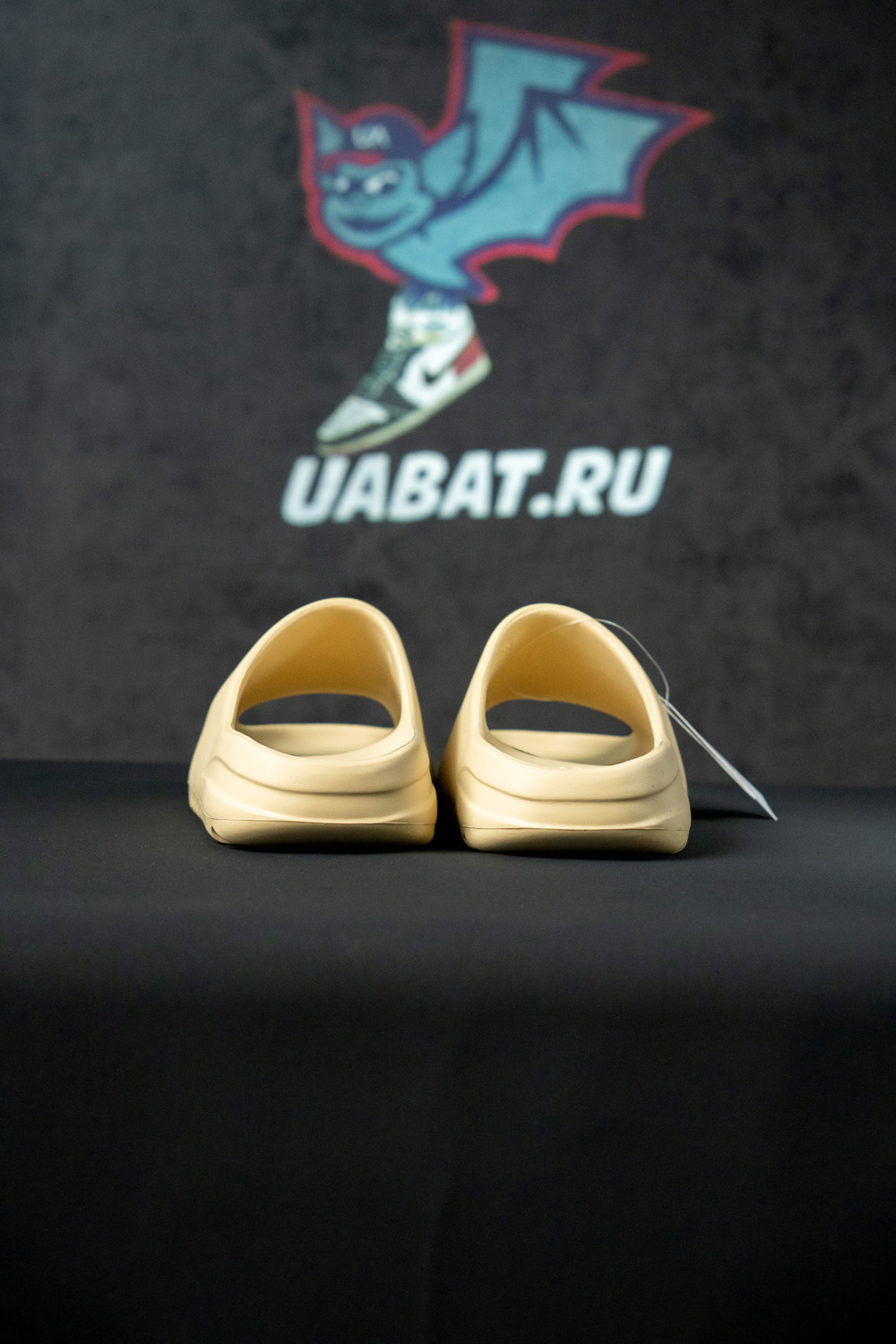 YEEZY SLIDES 'DESERT SAND'