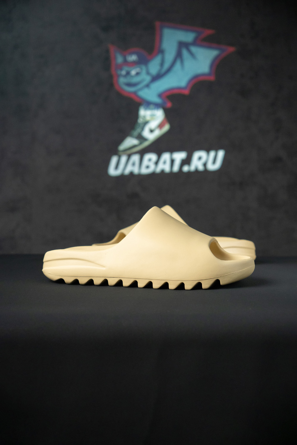 YEEZY SLIDES 'DESERT SAND'