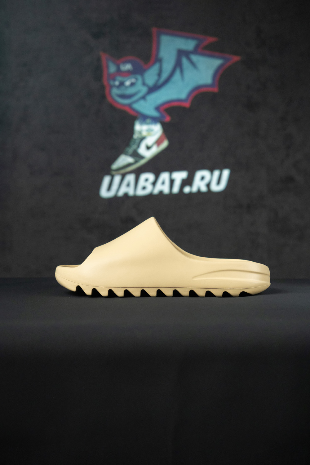 YEEZY SLIDES 'DESERT SAND'