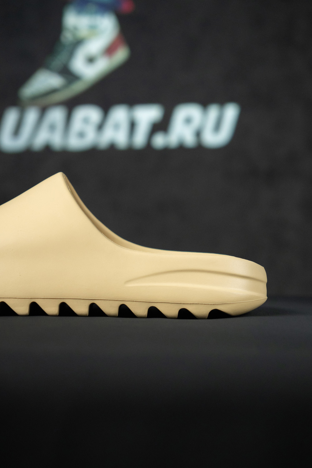 YEEZY SLIDES 'DESERT SAND'