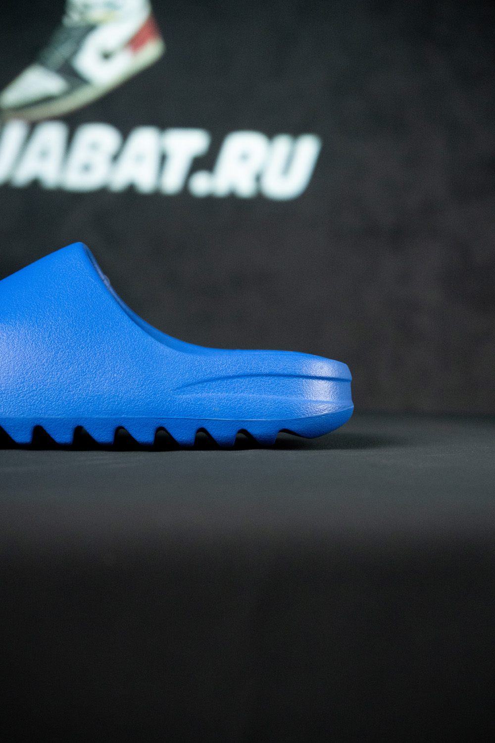 YEEZY SLIDES 'AZURE'