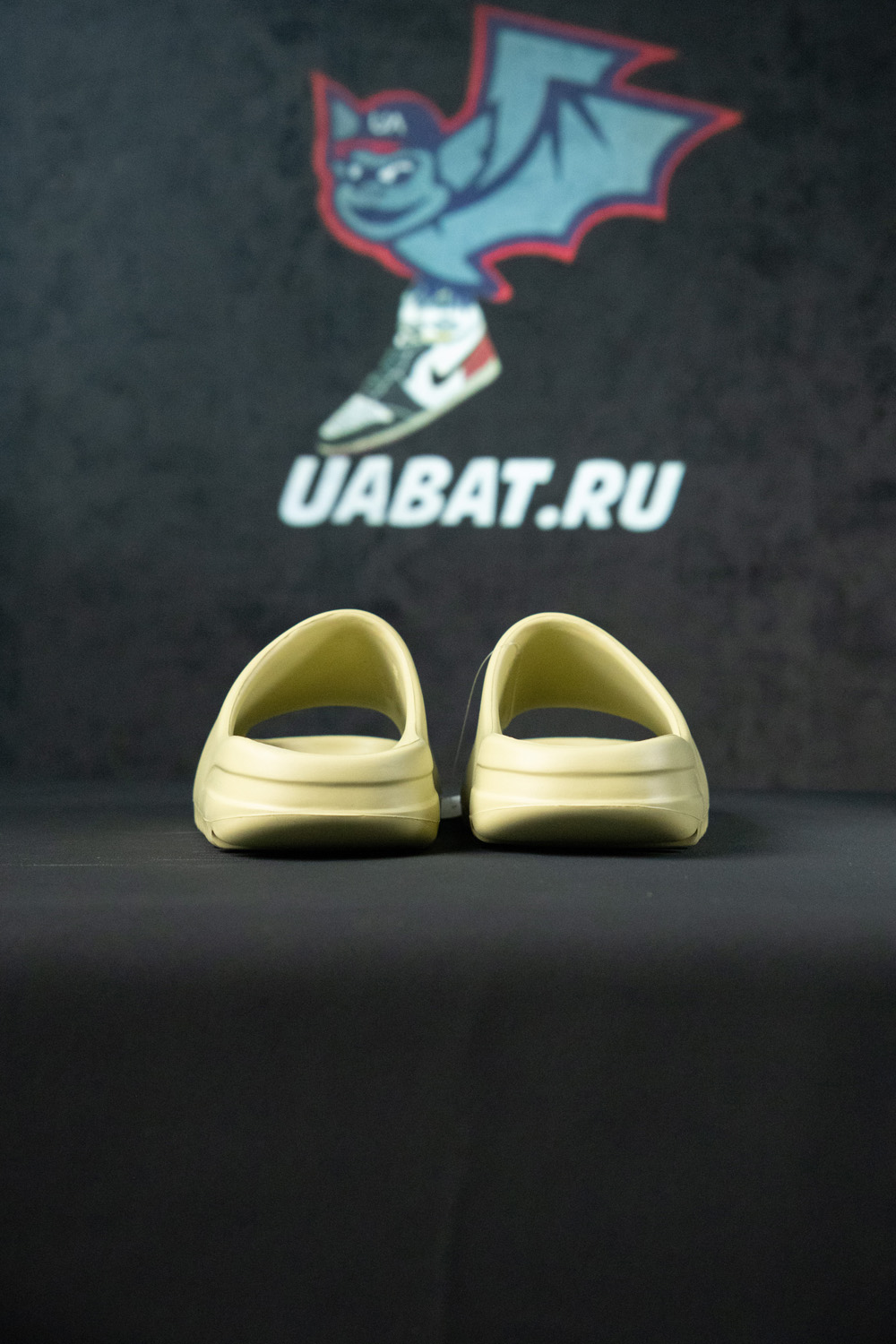 YEEZY SLIDES 'RESIN' 2022