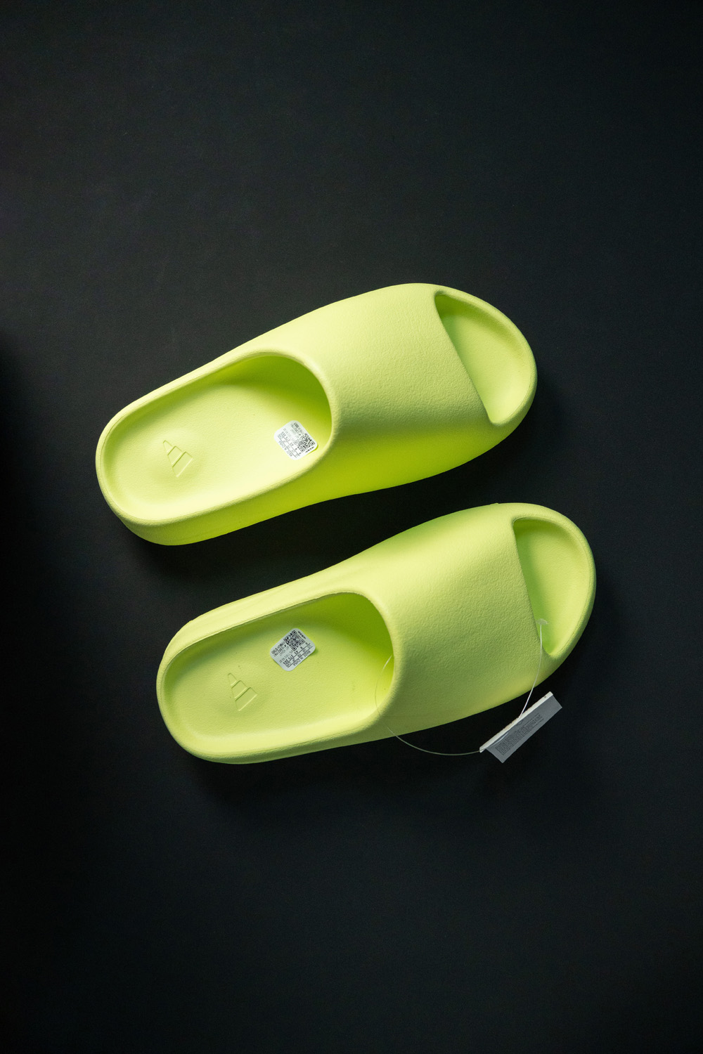 YEEZY SLIDES 'GLOW GREEN' 2022