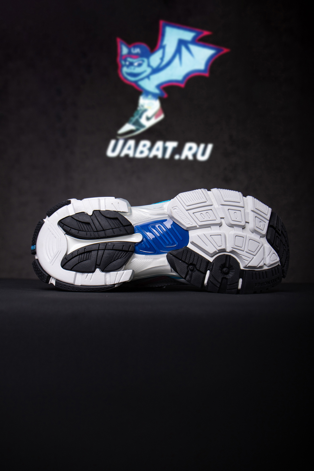 Balenciaga Runner Sneaker 'Worn-Out - White Multi-Color'