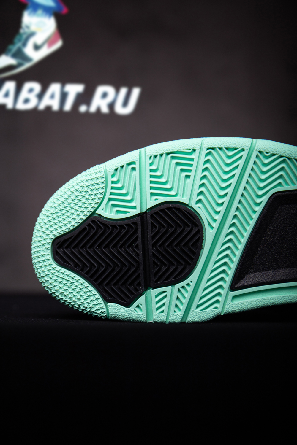 AIR JORDAN 4 RETRO 'GREEN GLOW'