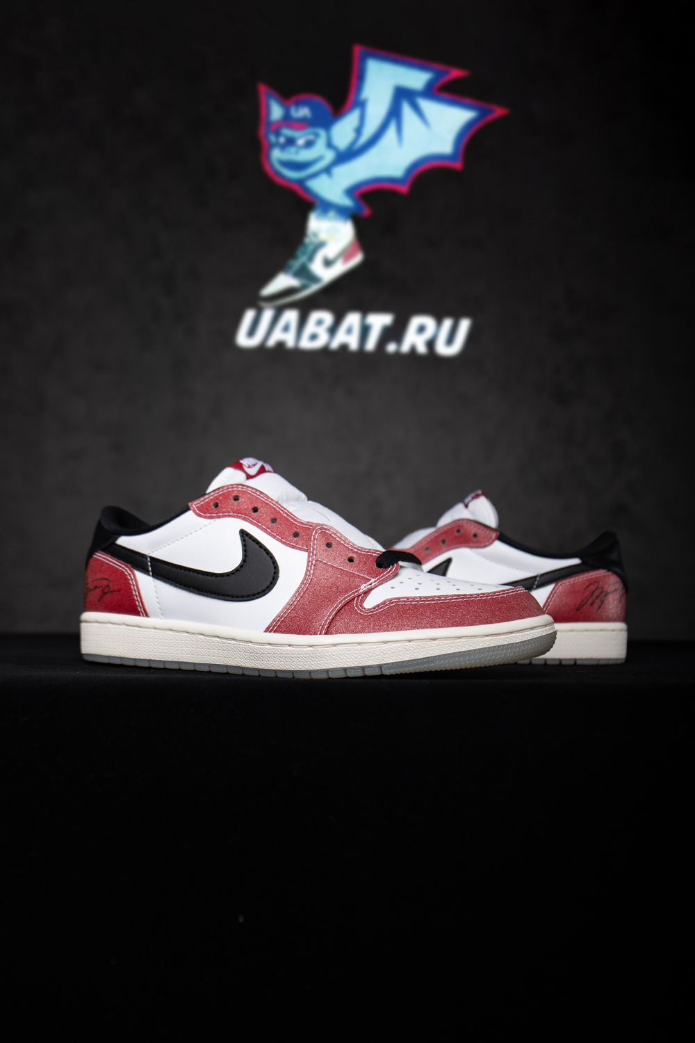 AIR JORDAN 1 LOW OG X TROPHY ROOM 'RED BLACK'