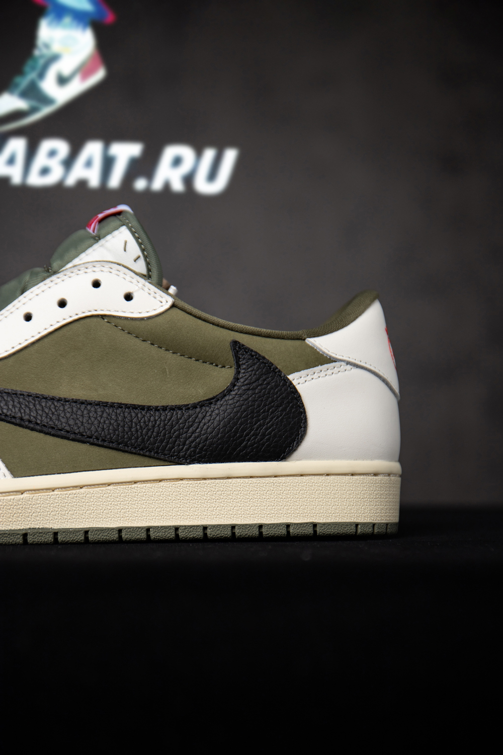 Travis Scott x Air Jordan 1 Low OG SP 'Medium Olive'